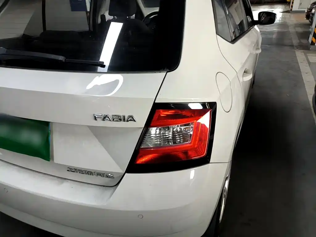 Skoda Fabia — миниатюра 8