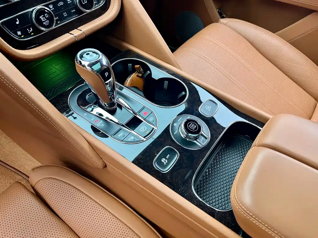 Bentley Bentayga — миниатюра 10