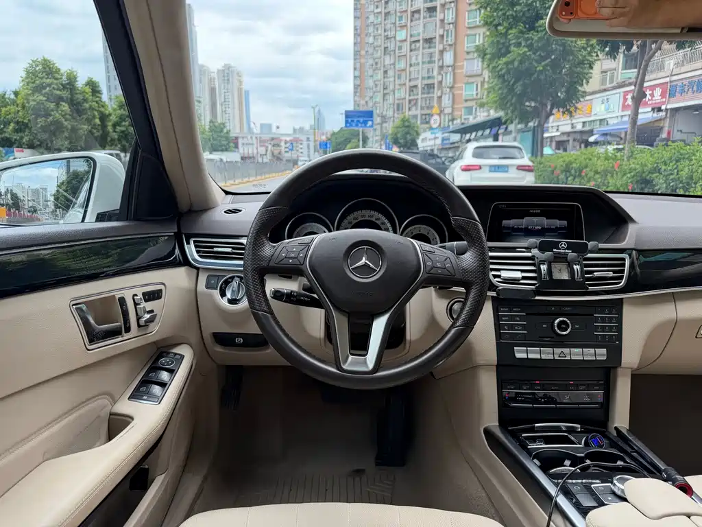 Mercedes-Benz E-Class — миниатюра 9