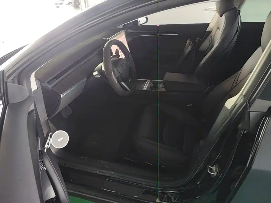 Tesla Model 3 — миниатюра 16