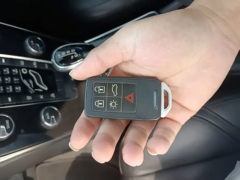 Volvo V40 — миниатюра 9