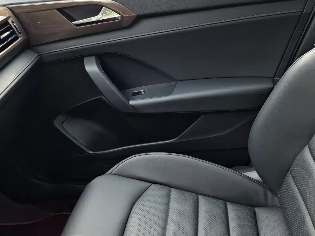 Volkswagen Tharu — миниатюра 9