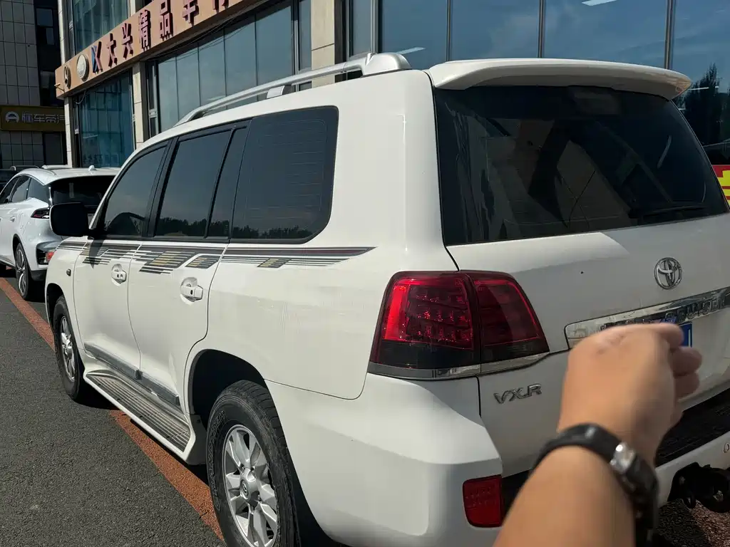 Toyota Land Cruiser — миниатюра 4