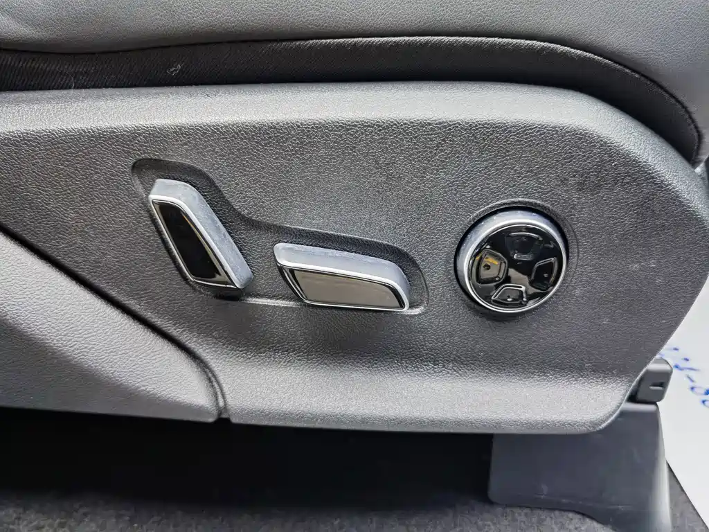 BYD Tang New Energy — миниатюра 17
