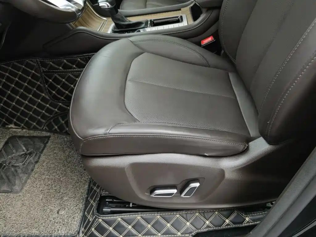 Roewe RX8 — миниатюра 20