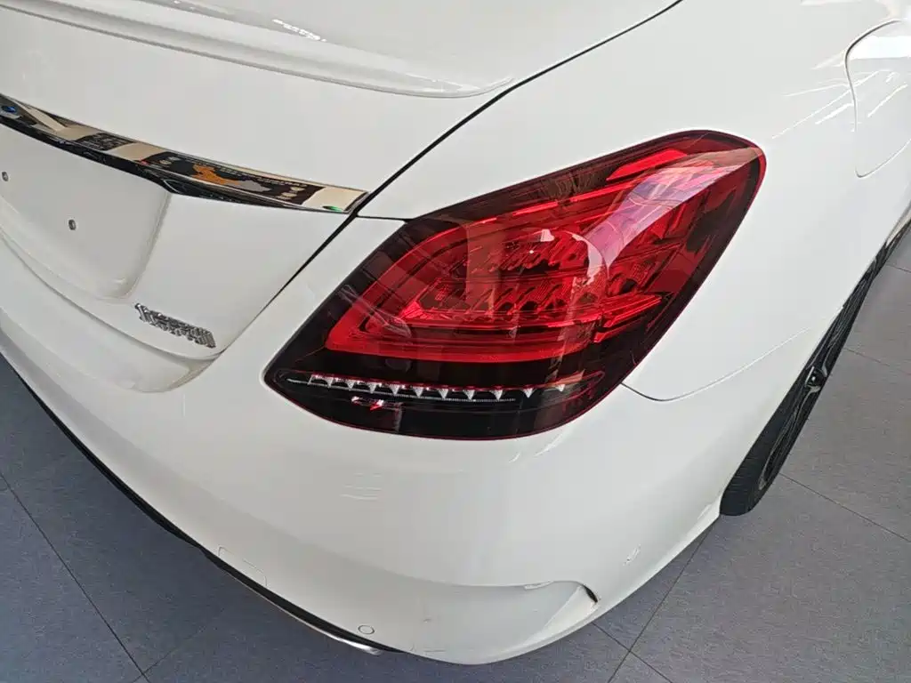 Mercedes-Benz C-Class — миниатюра 8