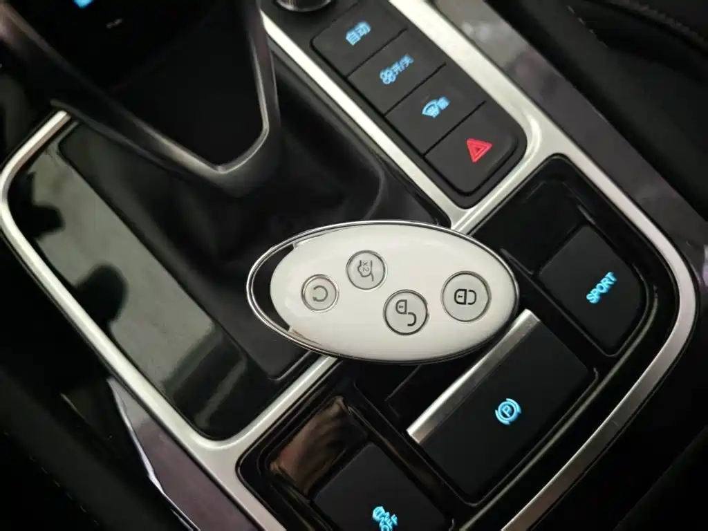 BYD MAX — миниатюра 9