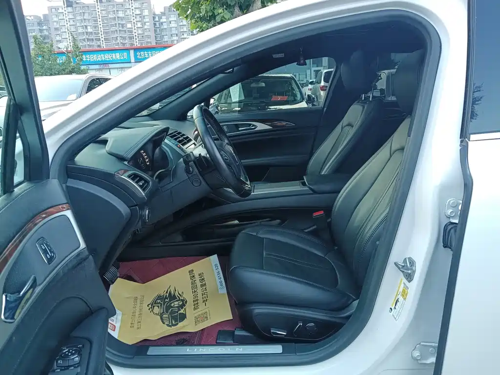 Lincoln MKZ — миниатюра 2