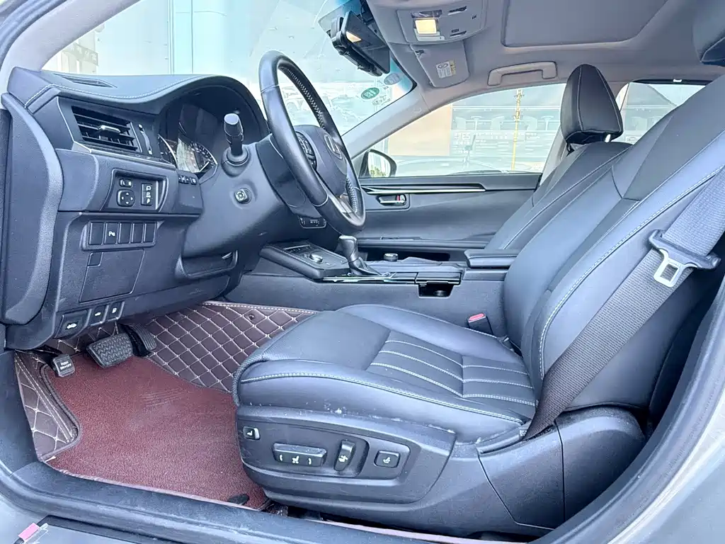 Lexus ES — миниатюра 7