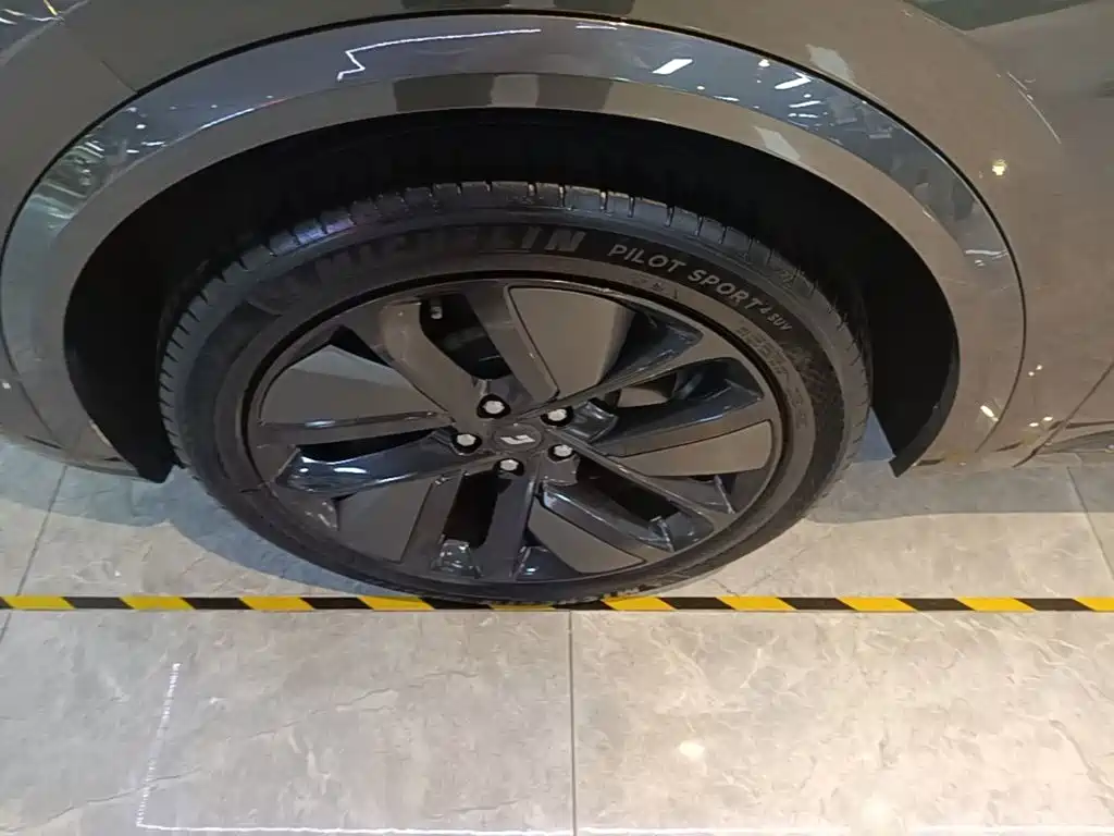 Li Auto Li L8 — миниатюра 23