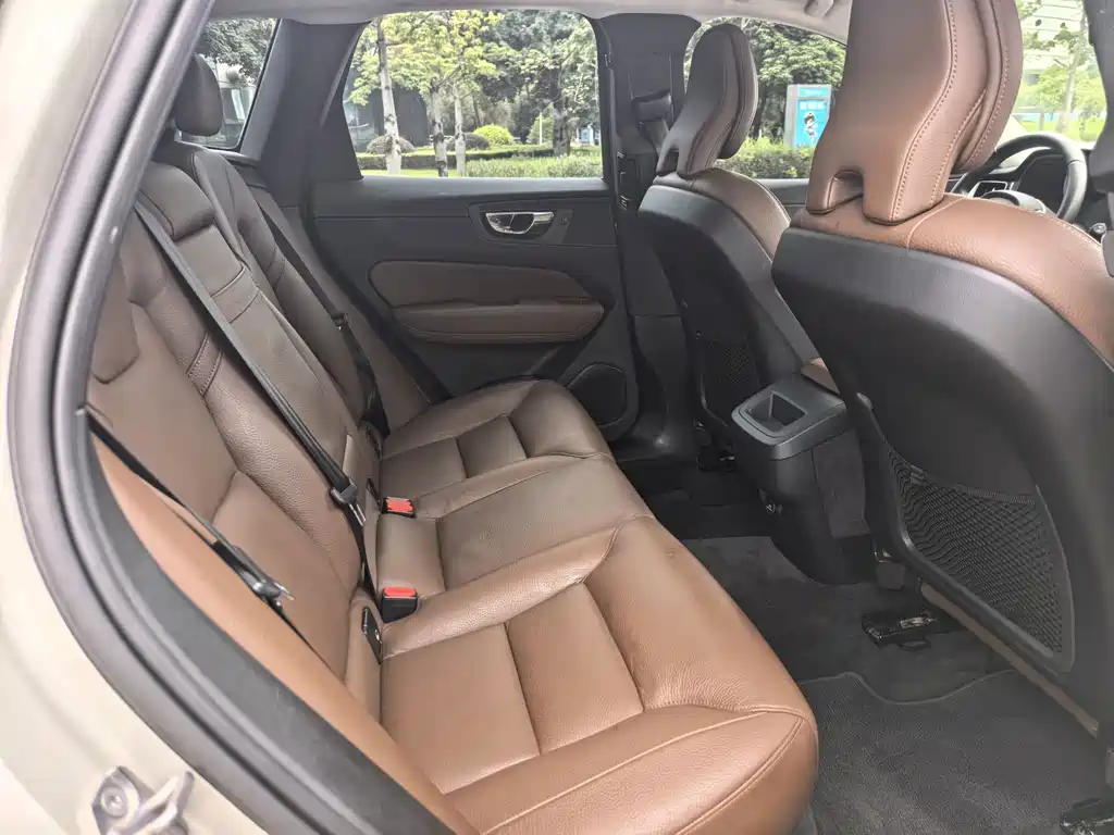 Volvo XC60 — миниатюра 12