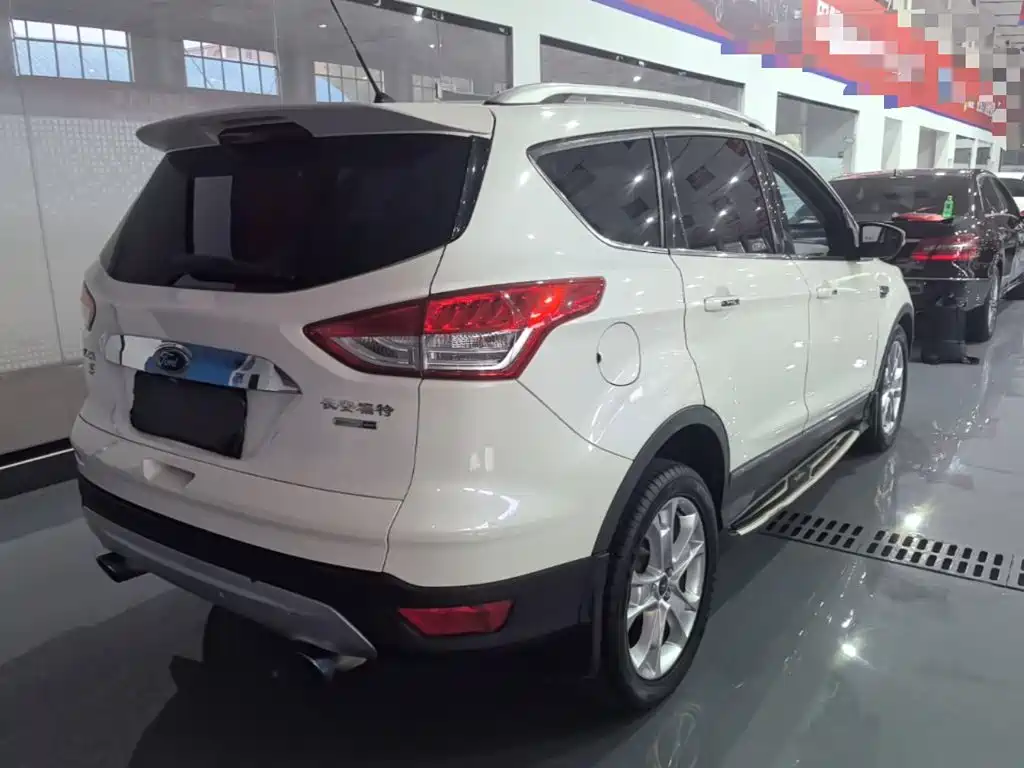 Ford Kuga — миниатюра 7