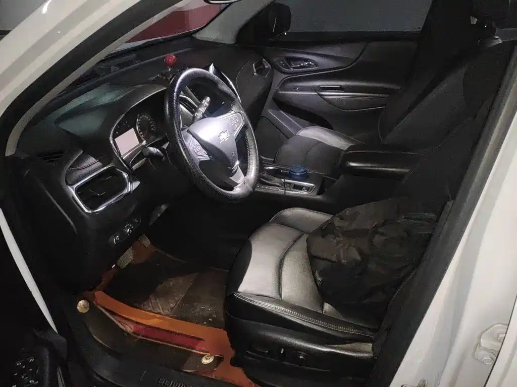 Chevrolet Equinox — миниатюра 16