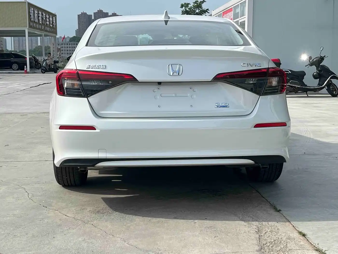 Honda Civic id 4659689 из Китая 13