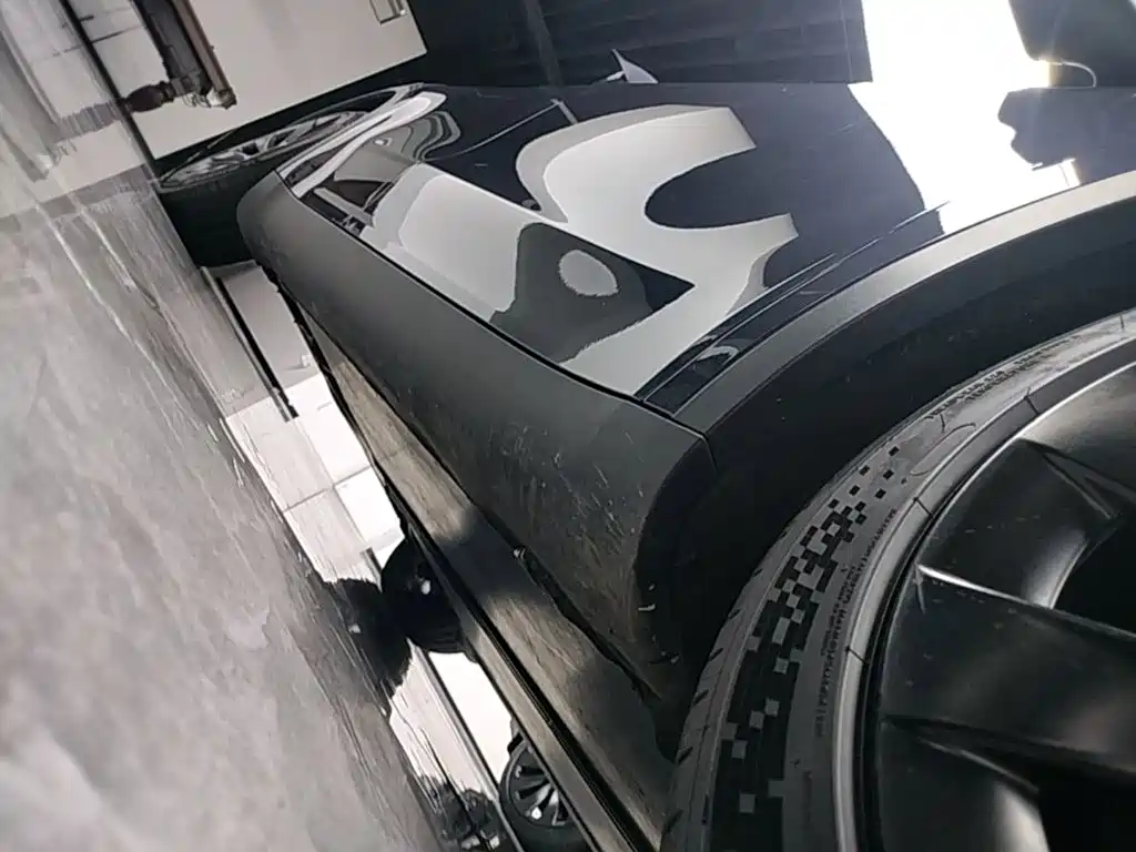 Tesla Model Y — миниатюра 21