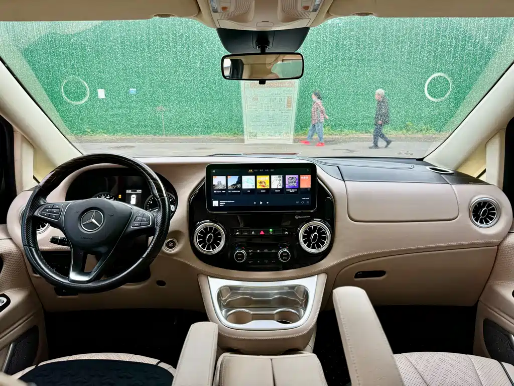 Mercedes-Benz Vito 2020 2.0T 7 мест