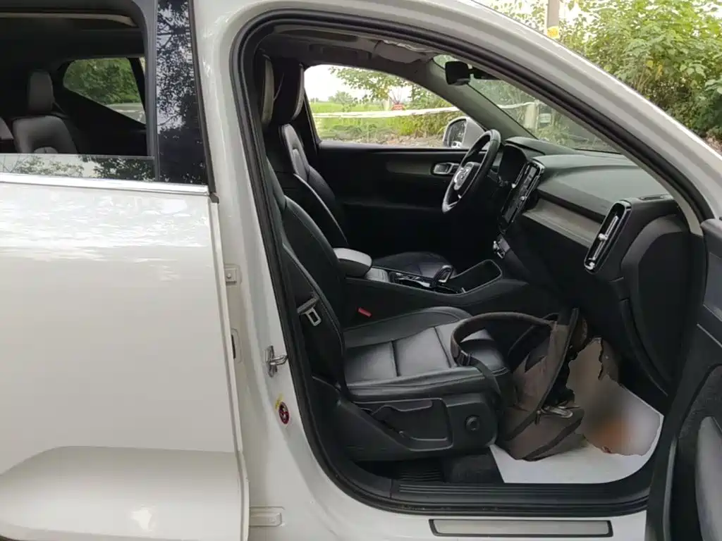 Volvo XC40 — миниатюра 25