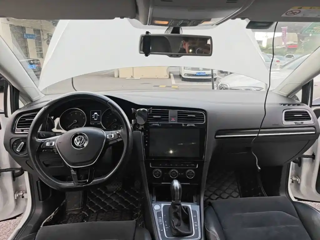 Volkswagen Golf — миниатюра 10