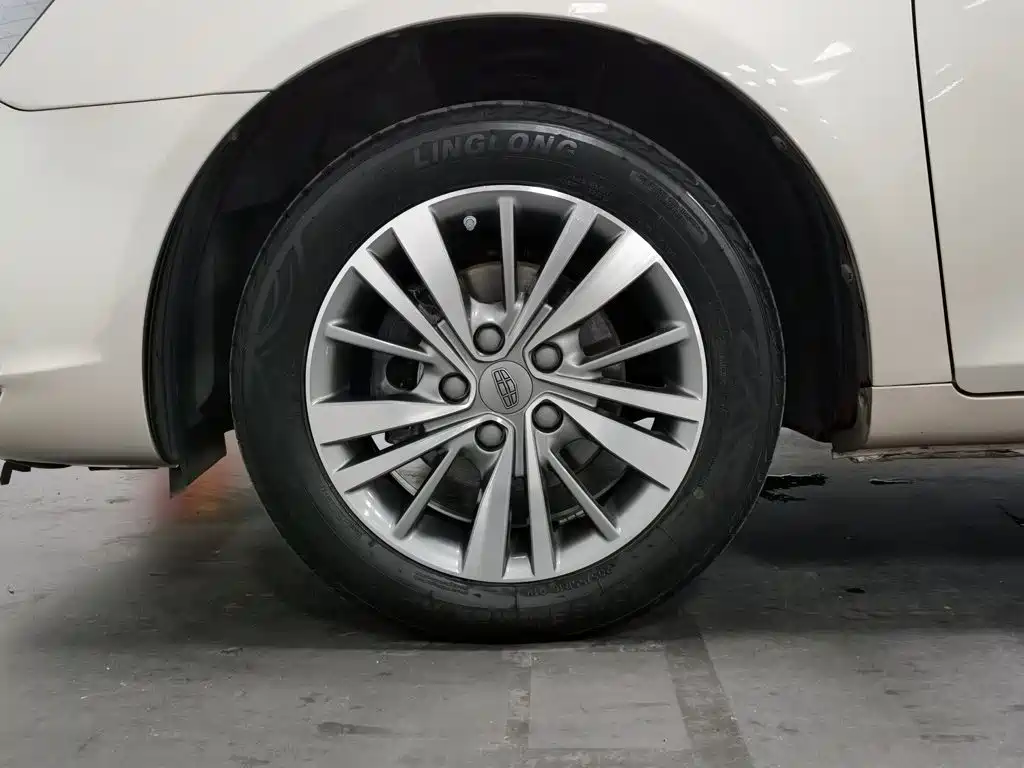 Geely Emgrand — миниатюра 17