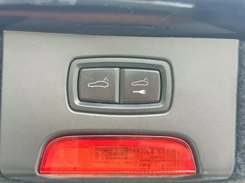 Porsche Cayenne — миниатюра 18