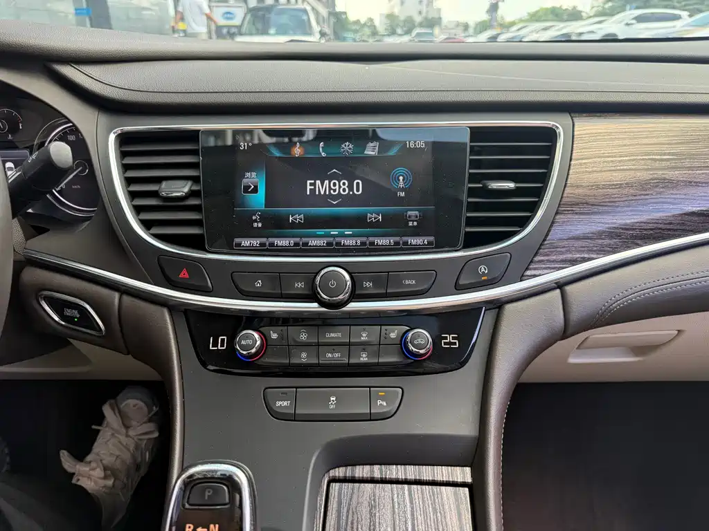 Buick LaCrosse — миниатюра 13