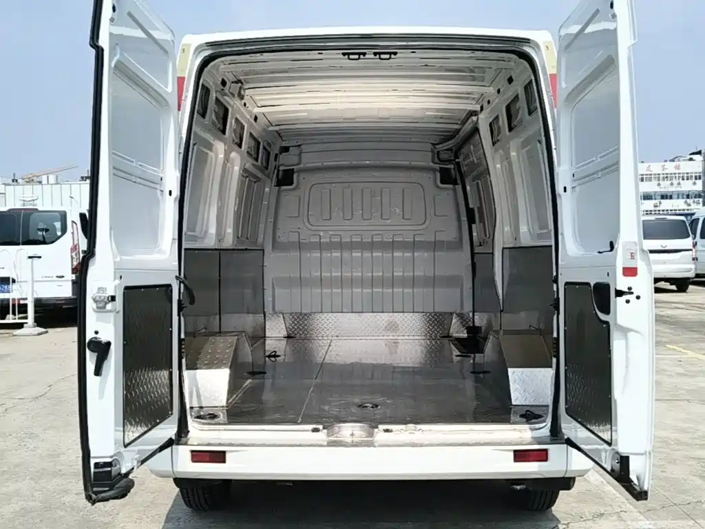 MAXUS V80 — миниатюра 19