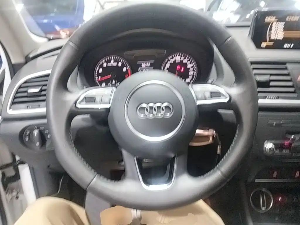 Audi Q3 — миниатюра 11