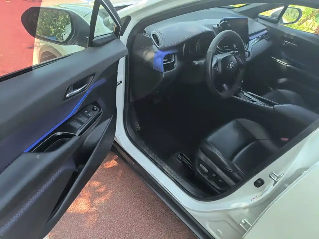 Toyota C-HR — миниатюра 16