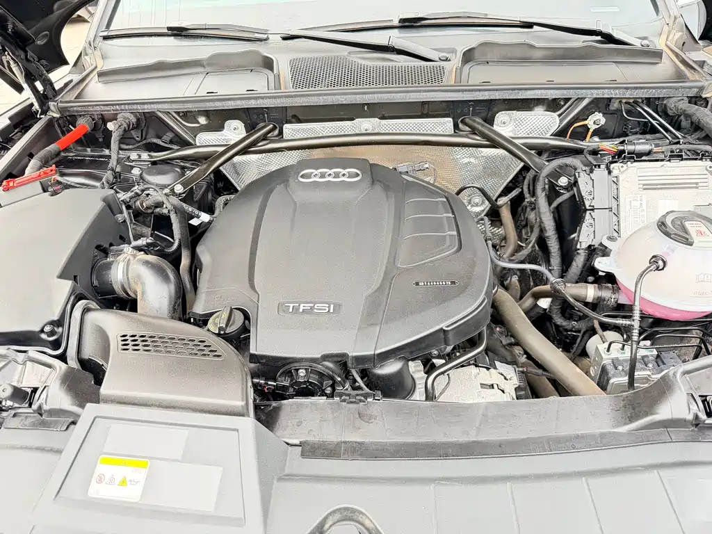 Audi Q5L - фото 14