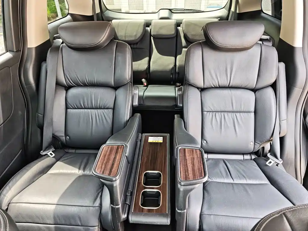 Honda Elysion — миниатюра 22