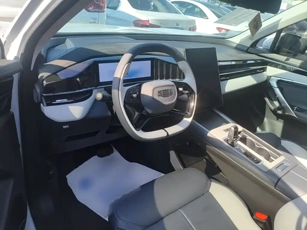 Geely Boyue L — миниатюра 10
