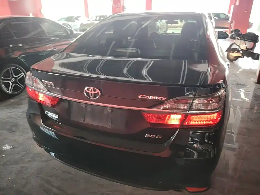 Toyota Camry — миниатюра 6