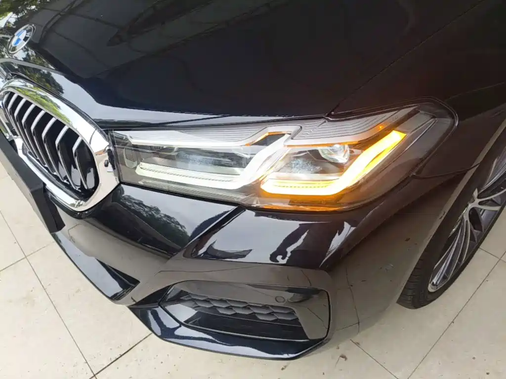 BMW 5 Series — миниатюра 24