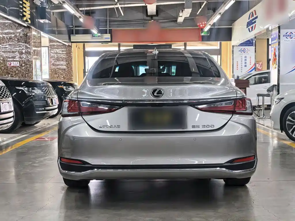 Lexus ES — миниатюра 6