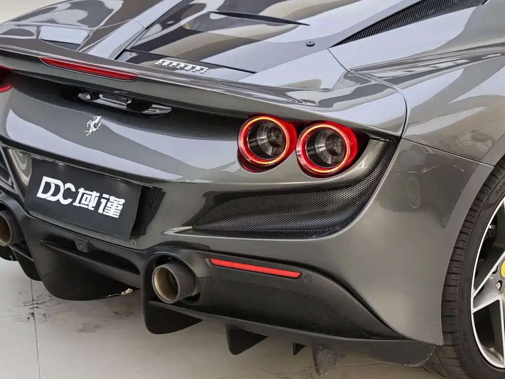 Ferrari F8 — миниатюра 8