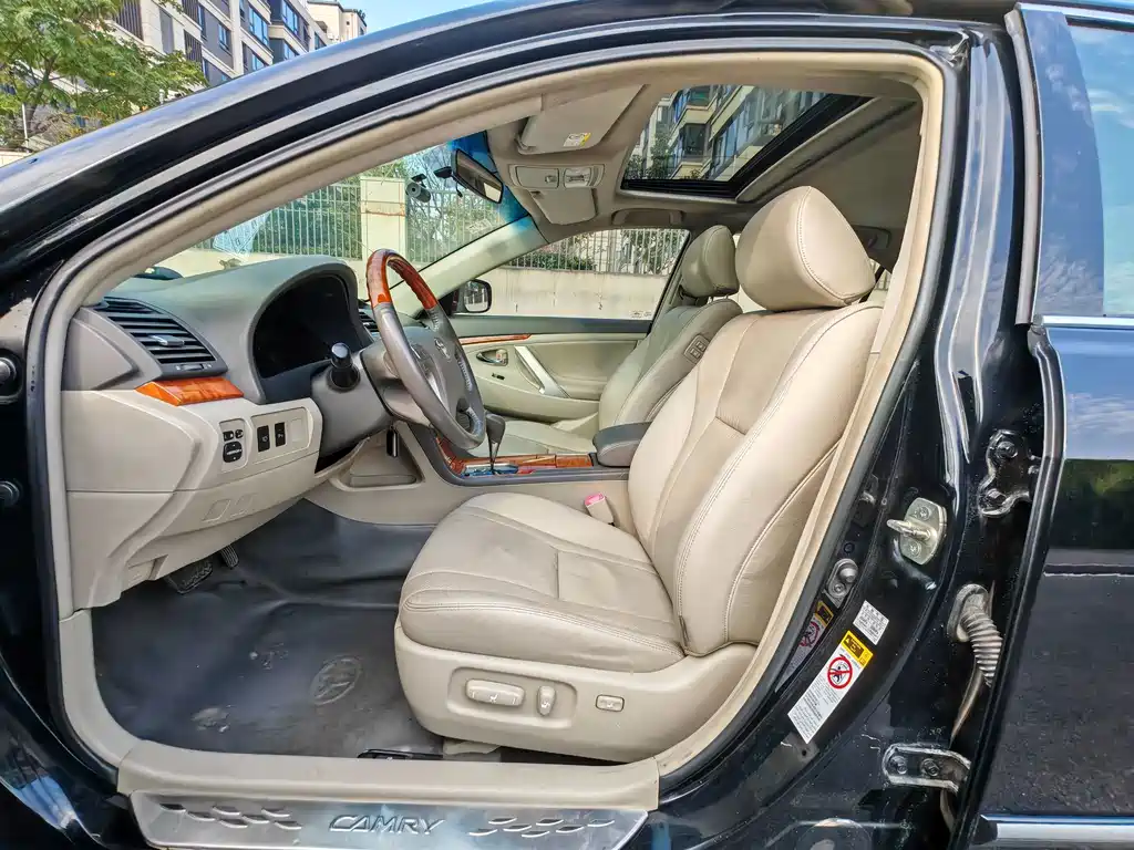 Toyota Camry — миниатюра 9
