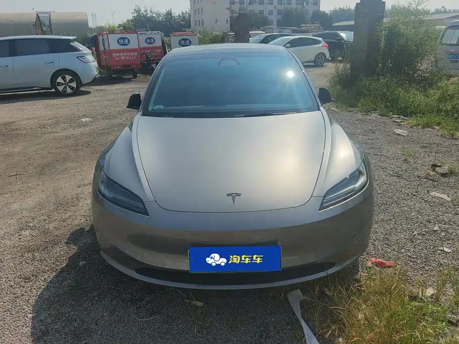 Tesla Model 3 — миниатюра 2