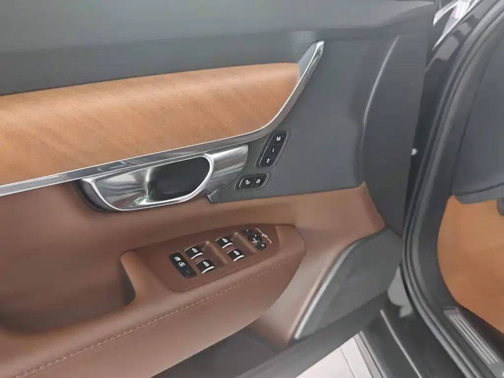 Volvo S90 — миниатюра 11