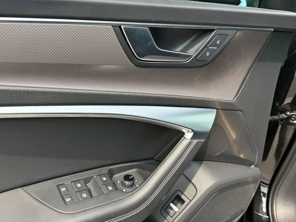 Audi A6L — миниатюра 13