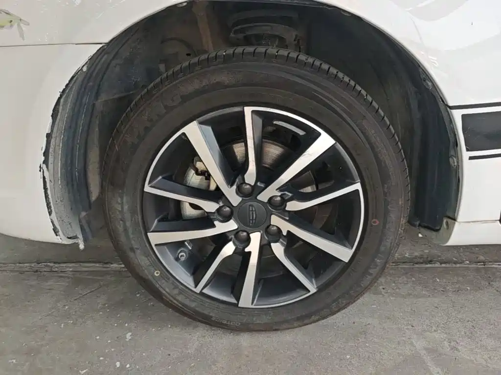 Geely Emgrand — миниатюра 23