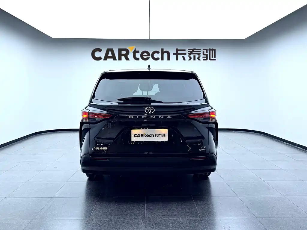 Toyota Sienna — миниатюра 6