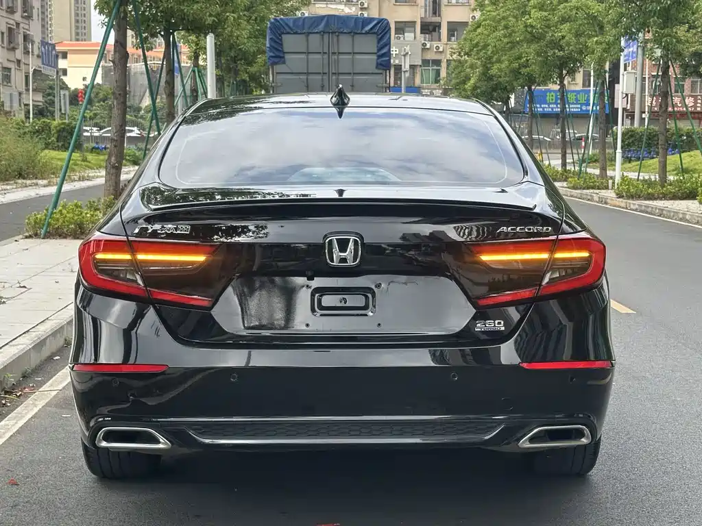 Honda Accord — миниатюра 8