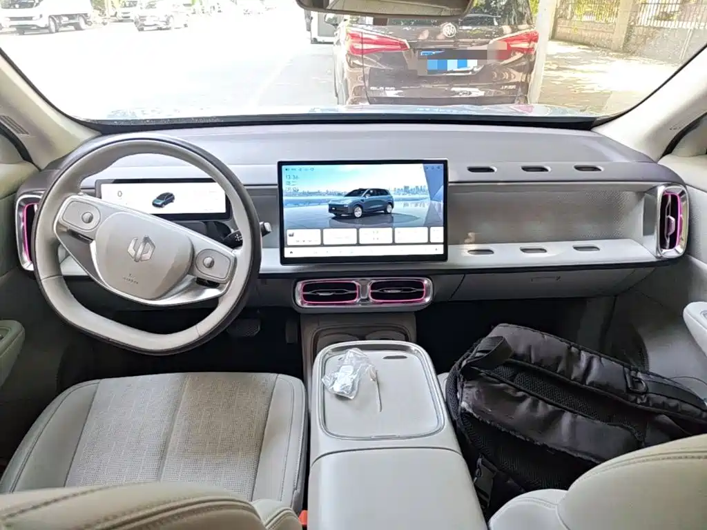 Leapmotor Leapmotor B10 — миниатюра 10