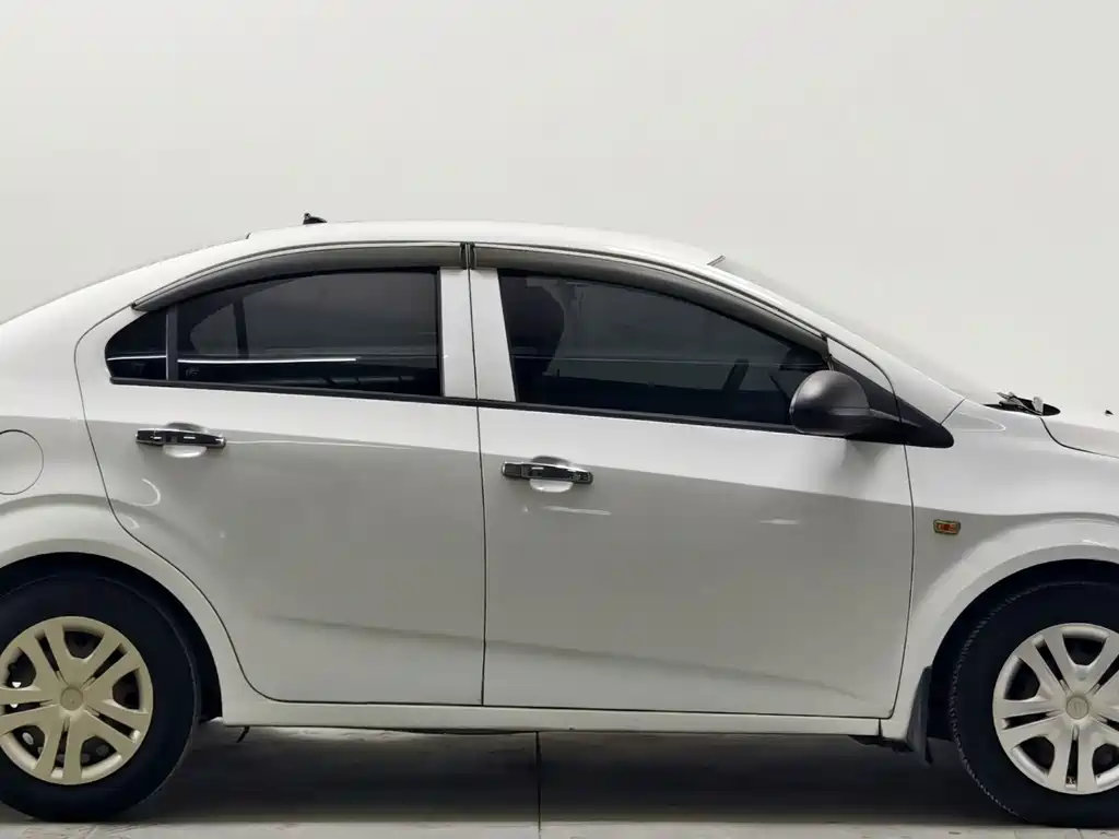 Chevrolet Aveo — миниатюра 8