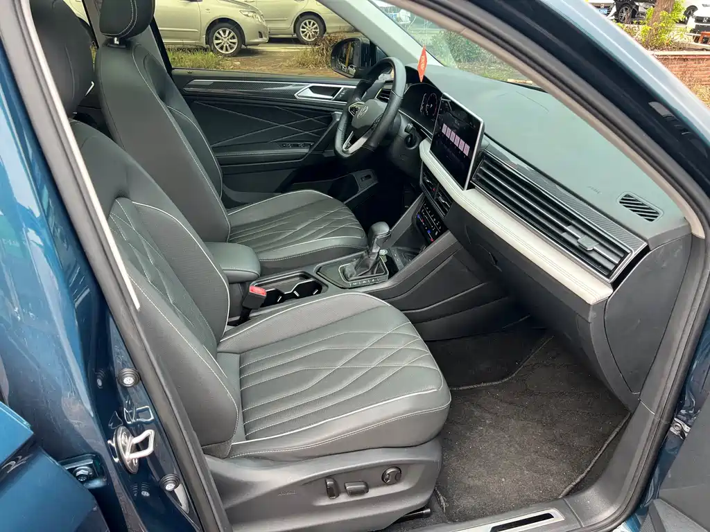 Volkswagen Tiguan L — миниатюра 11