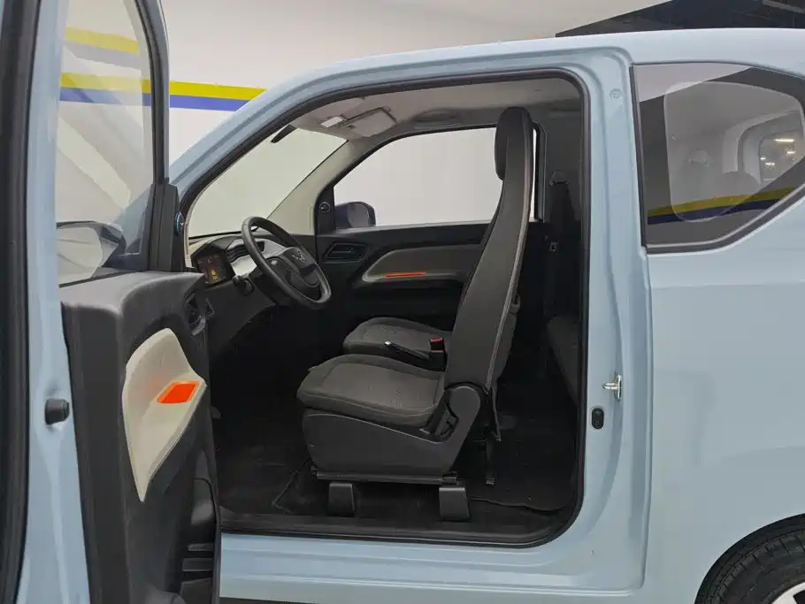 Wuling MINIEV — миниатюра 9