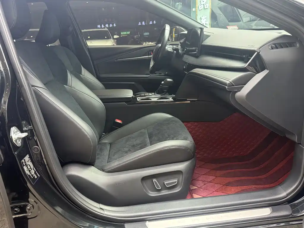Toyota Camry — миниатюра 12