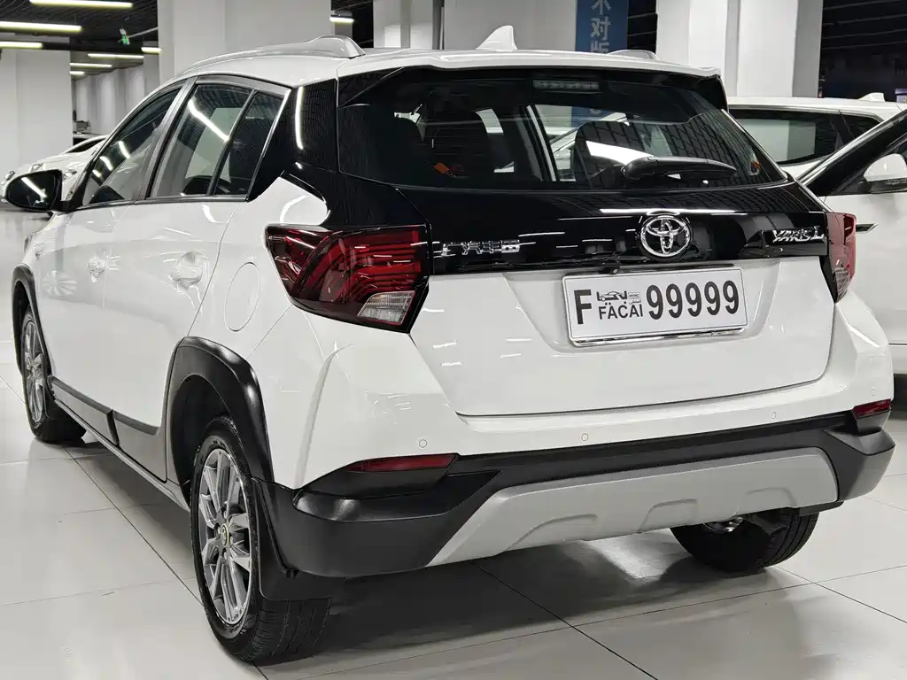 Toyota Yaris L — миниатюра 4