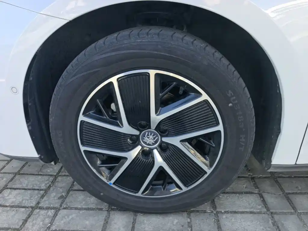 BYD Qin L — миниатюра 23