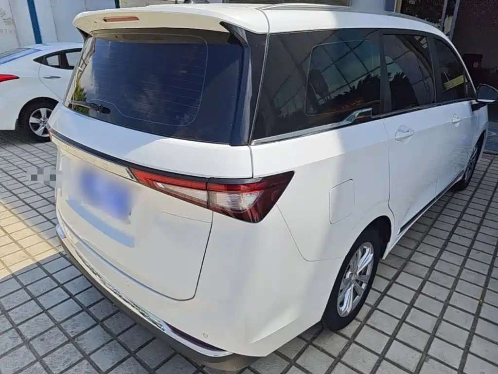 Wuling Jiachen — миниатюра 7
